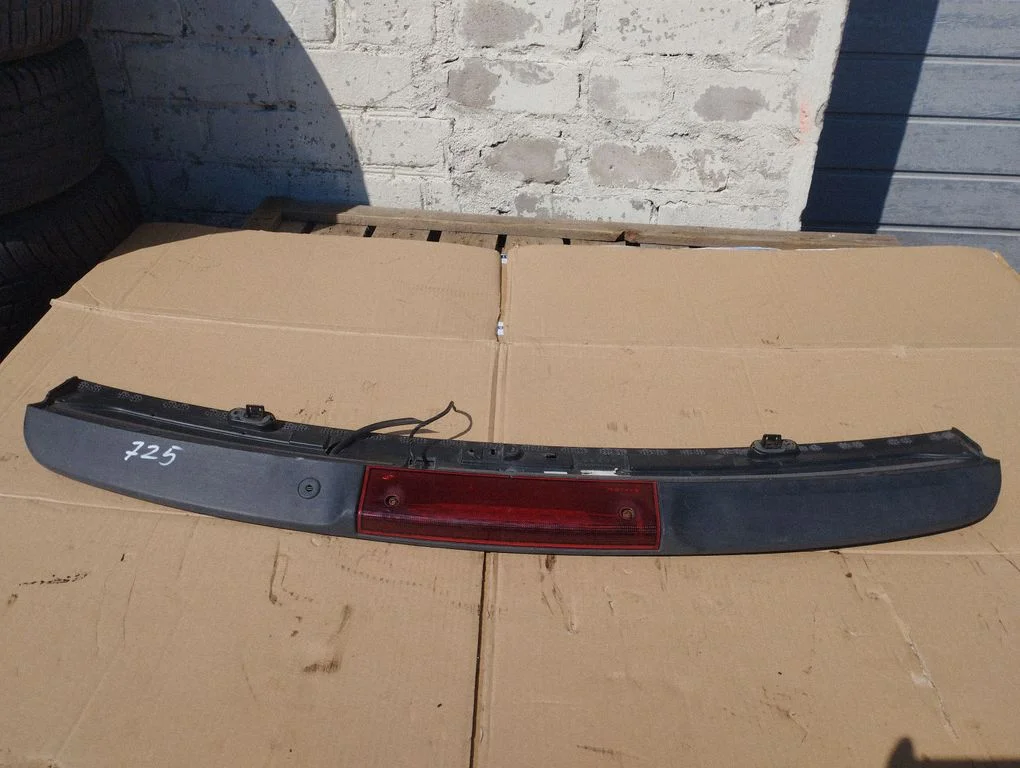 Aizmugurējā vāka spoilers 3M51R44210A