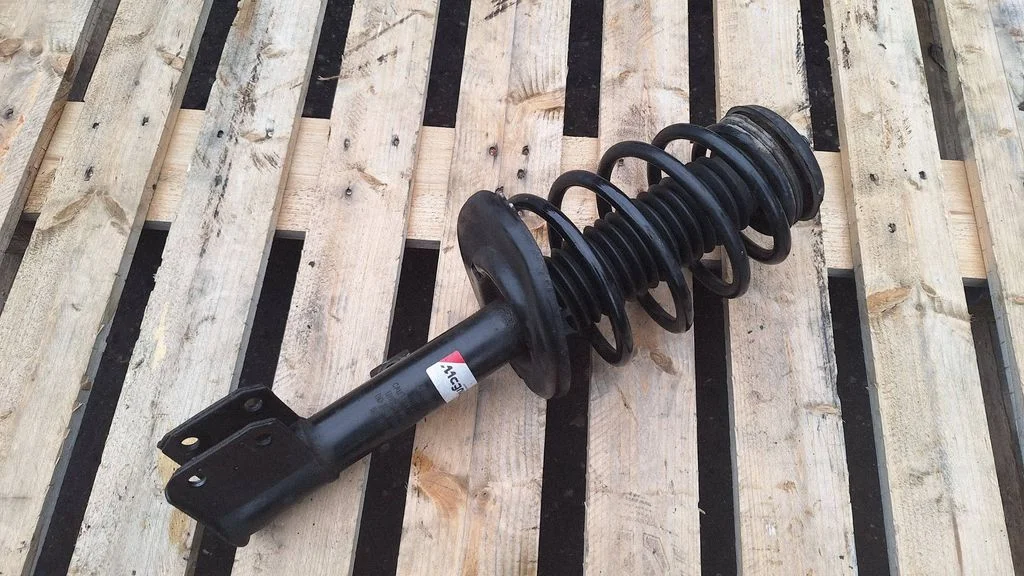 Front shock absorber with coil spring – Citroen C4 I (2004-2010)