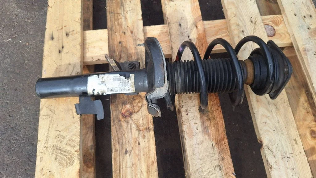 Front shock absorber with coil spring P31317922