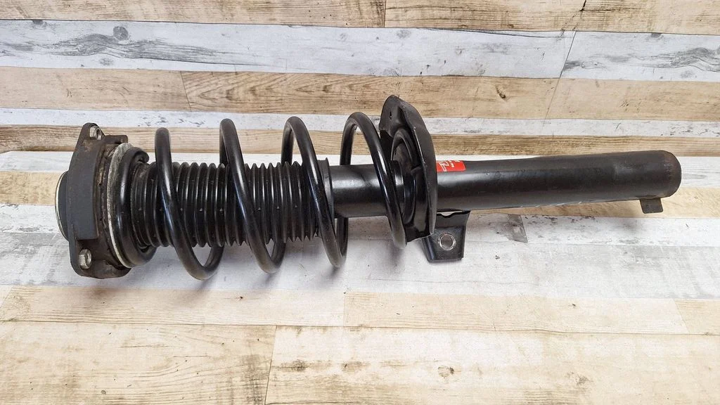 Front shock absorber with coil spring – Volkswagen Jetta V (2005-2010)