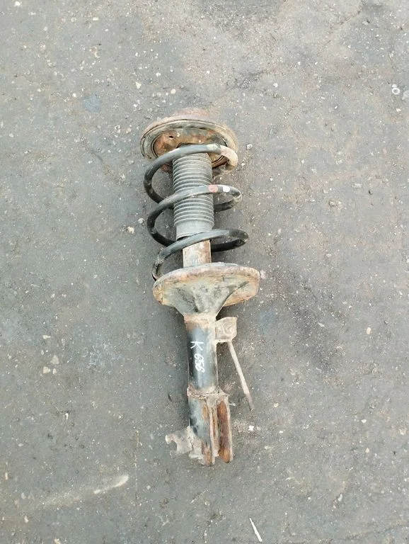 Front shock absorber with coil spring – Hyundai Santa Fe (2000-2006)