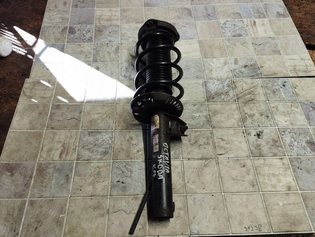 Front shock absorber with coil spring – Skoda Octavia Mk1 (1U) (1996-2004)