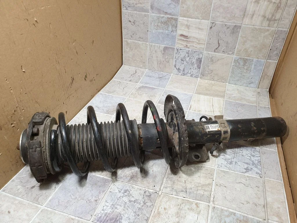 Front shock absorber with coil spring – Volkswagen Polo IV 9N3 (2005-2009)