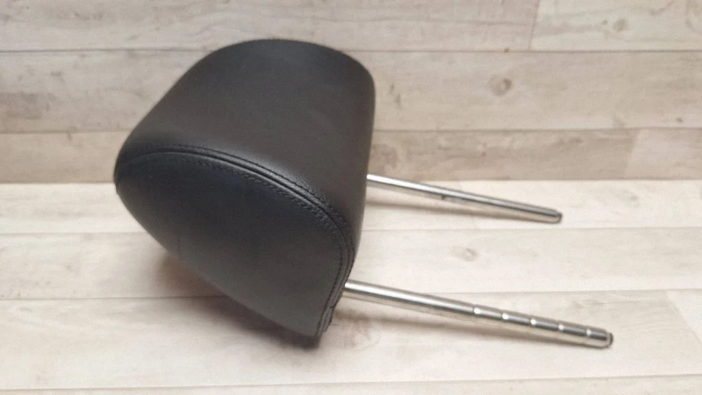 Front seat headrest – Volkswagen Passat CC (2008-2016)