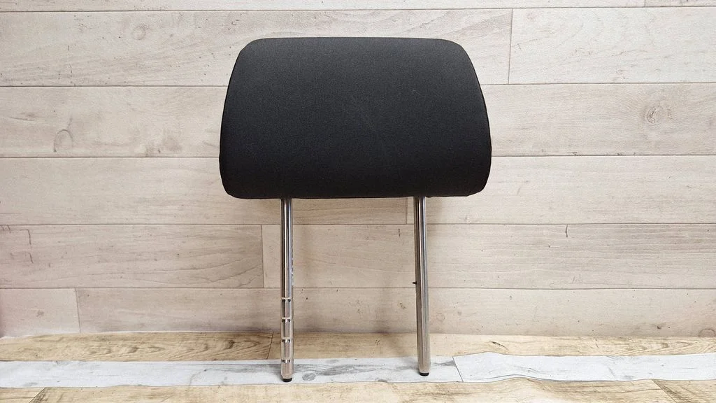 Front seat headrest – Volkswagen Passat B5.5 (2001-2005)