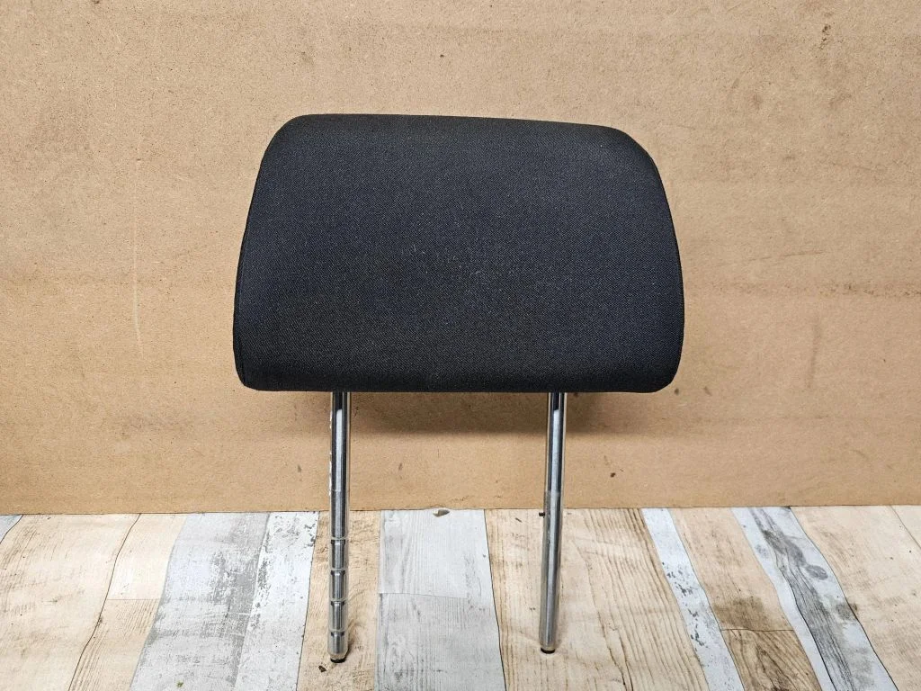 Front seat headrest – Volkswagen Passat B5.5 (2001-2005)