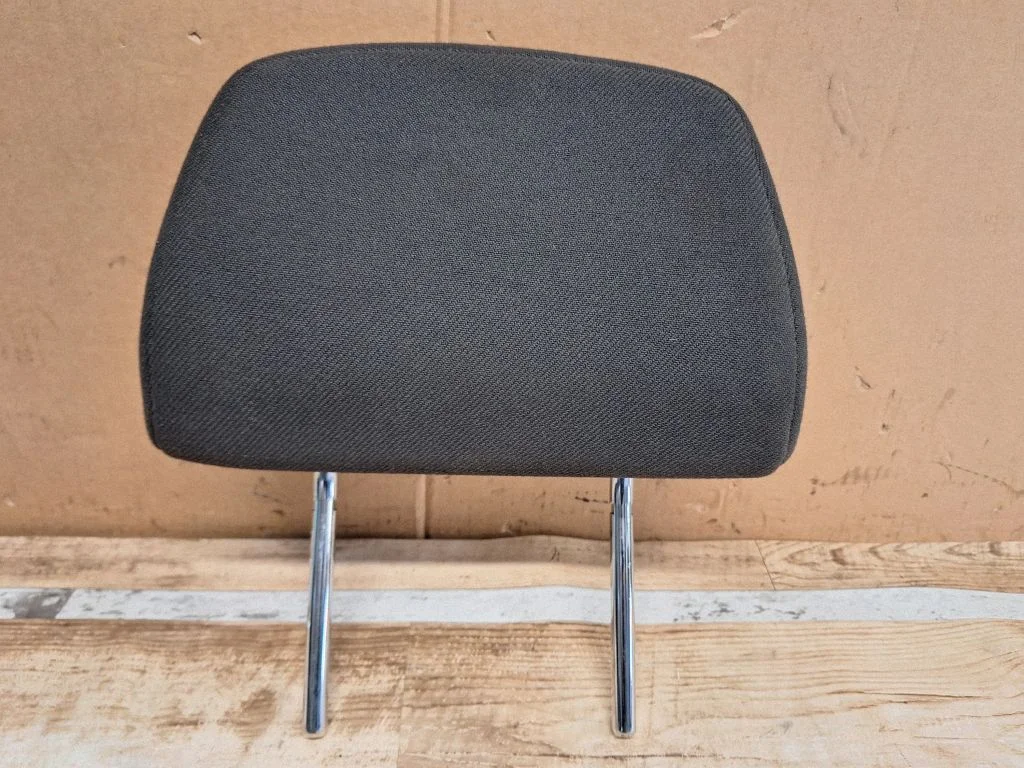 Front seat headrest – Opel Astra H (2004-2012)