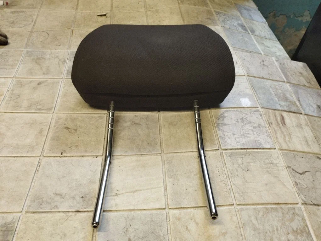 Front seat headrest – Opel Astra H (2004-2012)