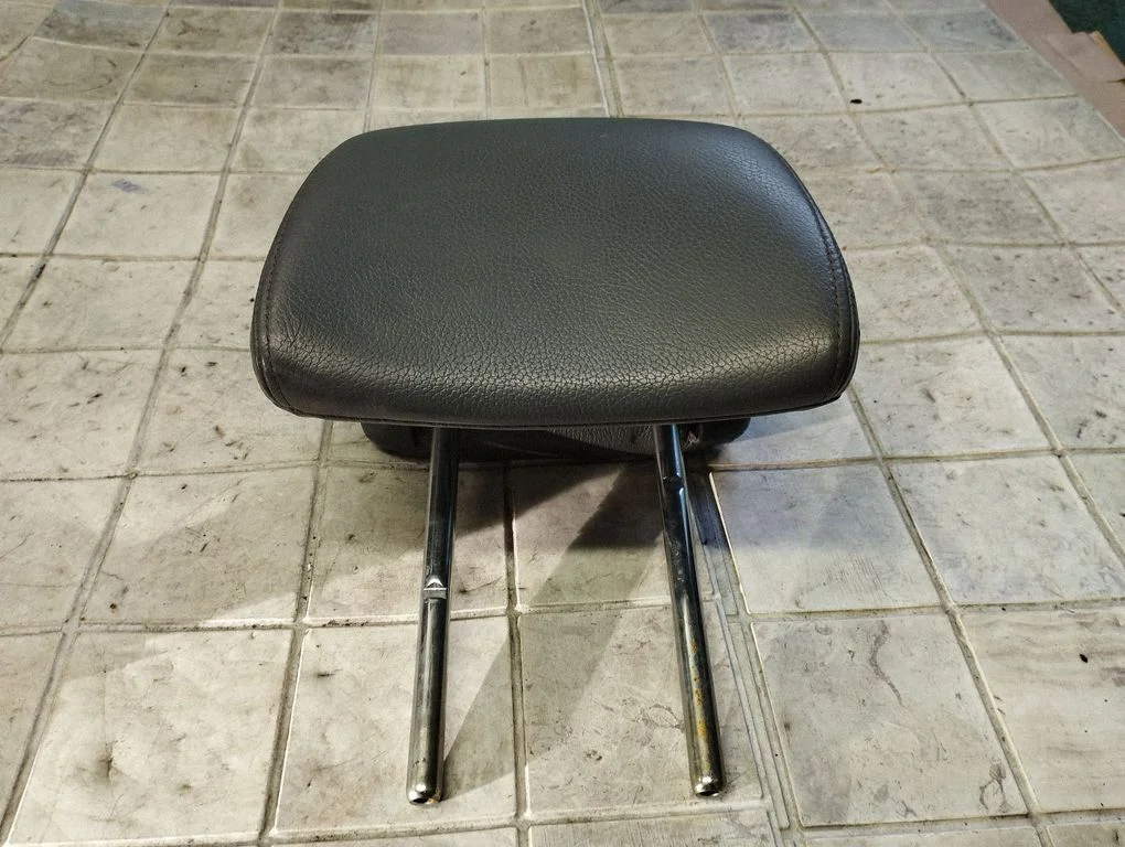 Front seat headrest – Saab 9-3 Ver2 (2003-2007)