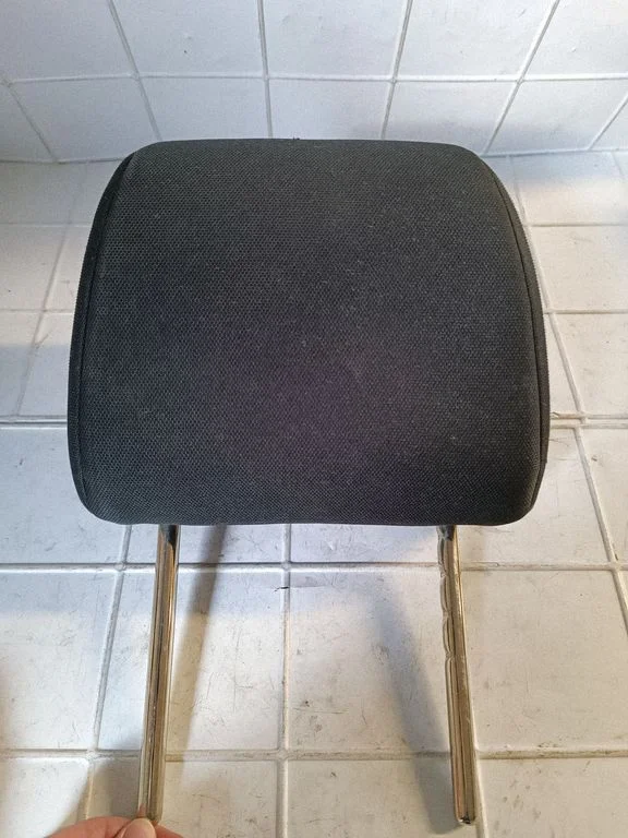 Front seat headrest – Mazda 5 (2005-2010)