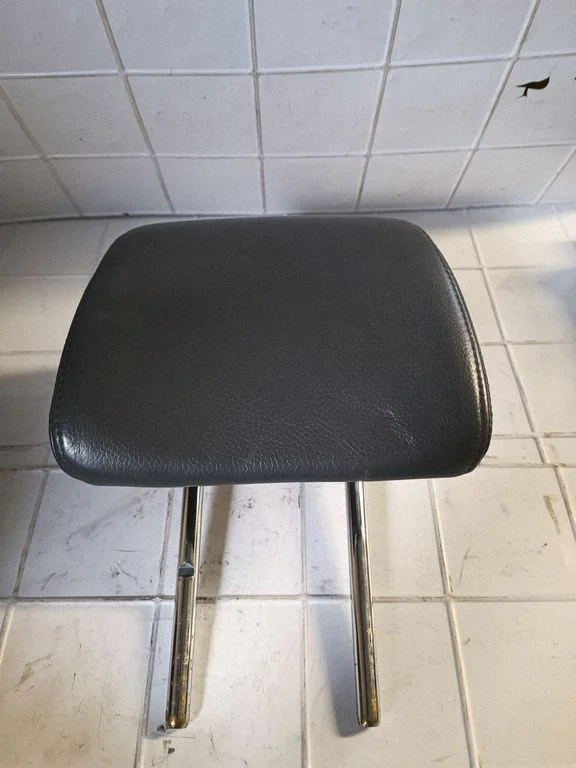 Front seat headrest – Saab 9-3 Ver2 (2003-2007)