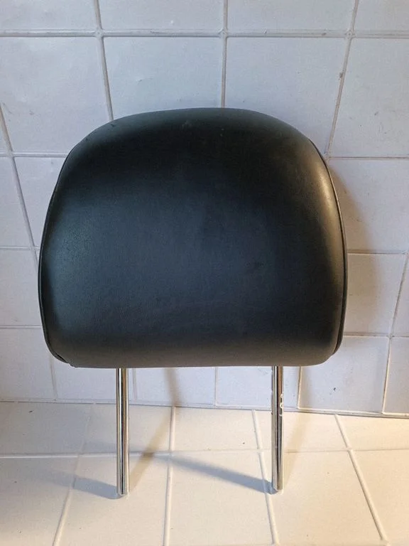 Front seat headrest – Lexus IS 220D-250-350 (2006-2013)