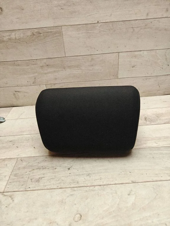 Rear seat headrest – Toyota Auris 150 (2006-2012)