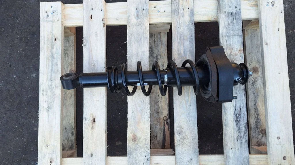 Tagumine amortisaator keerdvedruga – Toyota Prius (NHW20) (2003-2009)