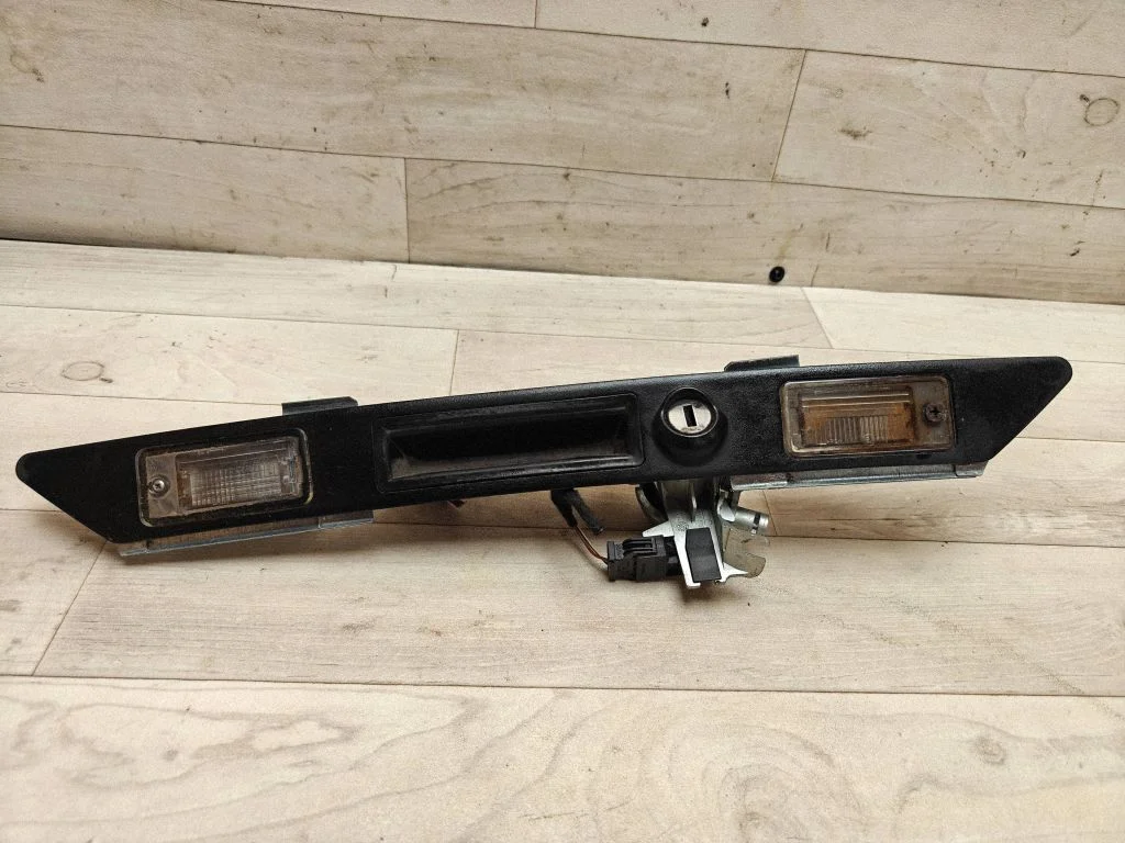 Trunk door license plate light bar – Audi A6 Allroad C6 (2006-2011)
