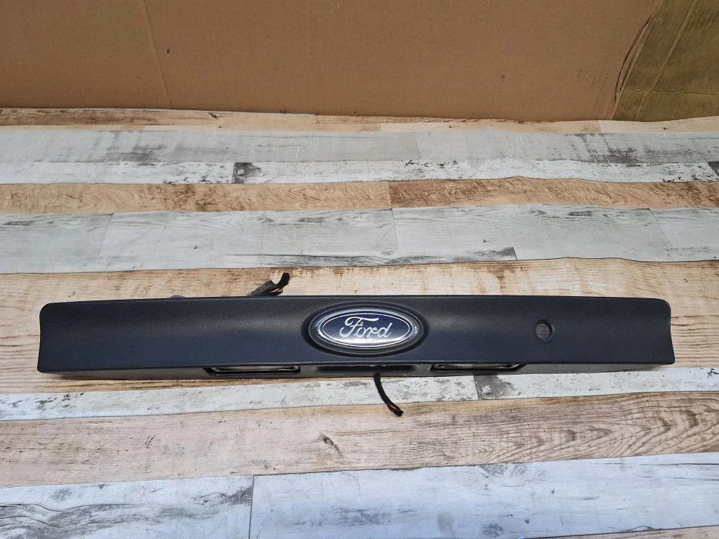 Trunk door license plate light bar 5S43F43404