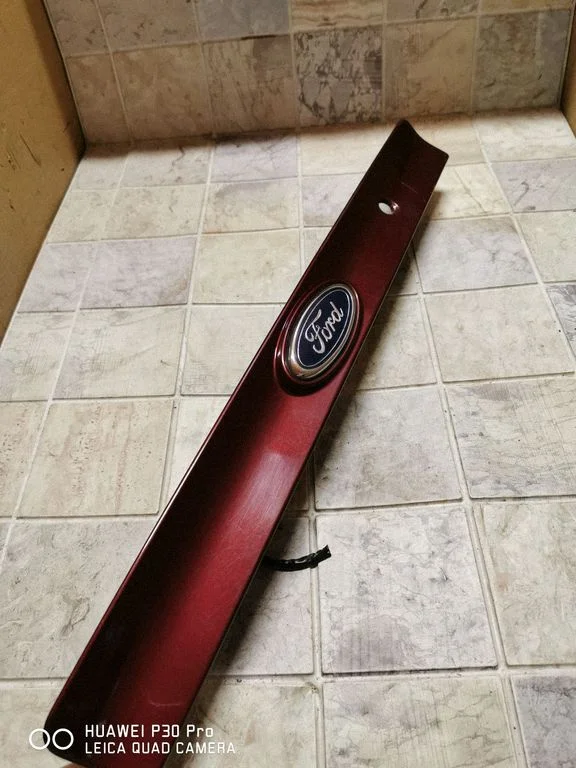 Trunk door license plate light bar 5S43F43404