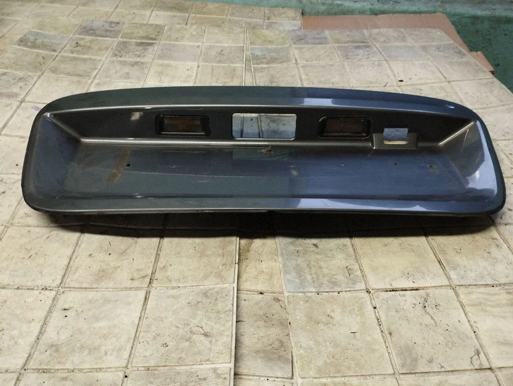 Trunk door license plate light bar – Nissan Almera N16 (2000-2010)