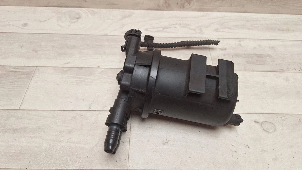 Obudowa filtra paliwa – Opel Vectra C (2002-2005)