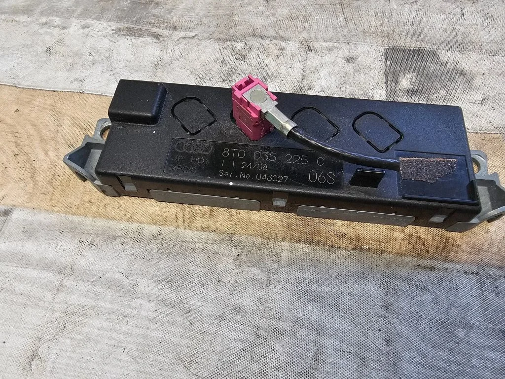 Antenna control unit – Audi A5 Sportback 8TA (2009-2016)