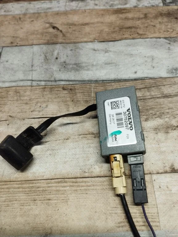Antenna control unit – Volvo XC90 (2007-2014)
