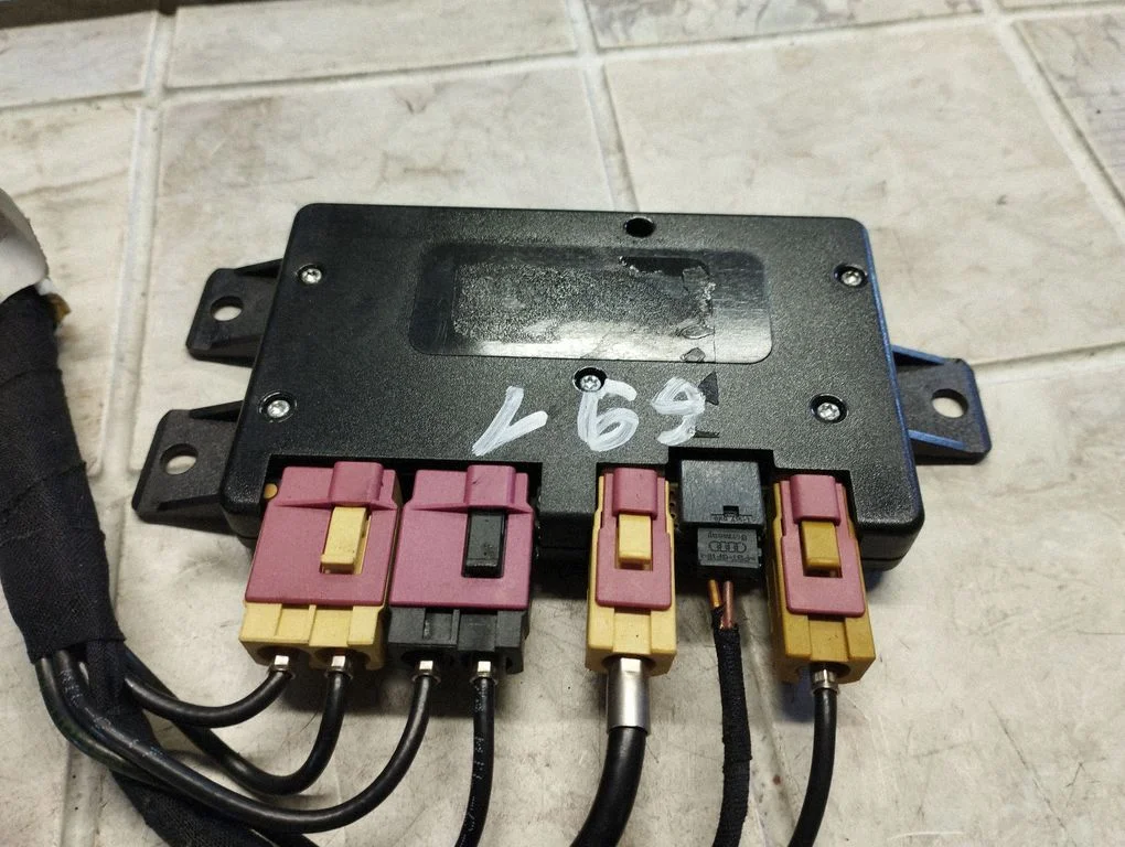 Antenna control unit – Audi A6 Allroad C5 (1999-2005)