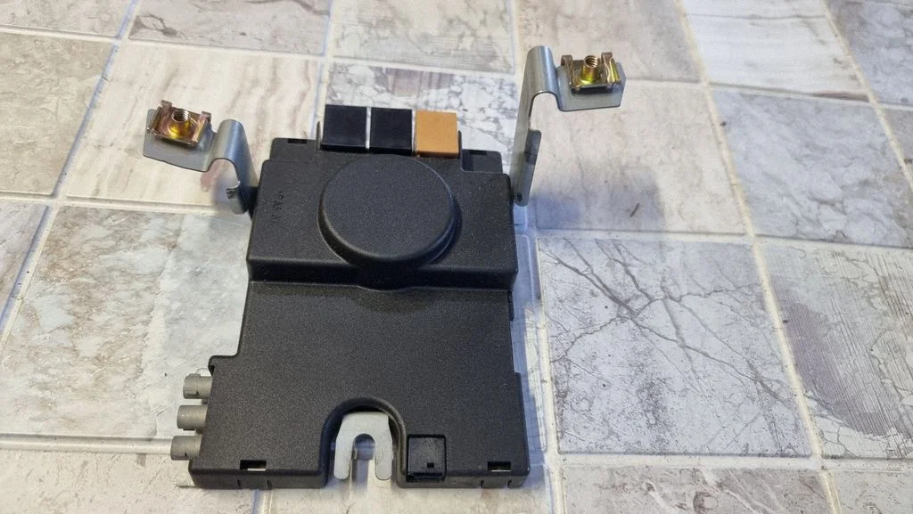 Antenna control unit – Audi A3 S3 8P (2003-2012)