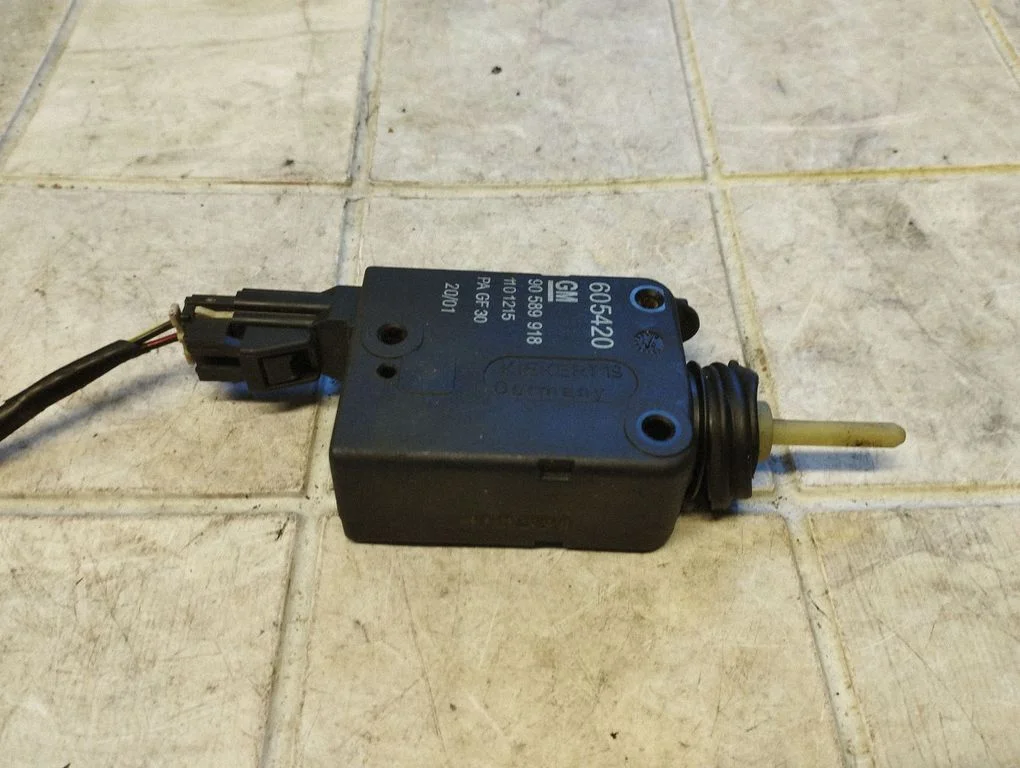Fuel tank cap lock motor – Opel Zafira A (1999-2005)