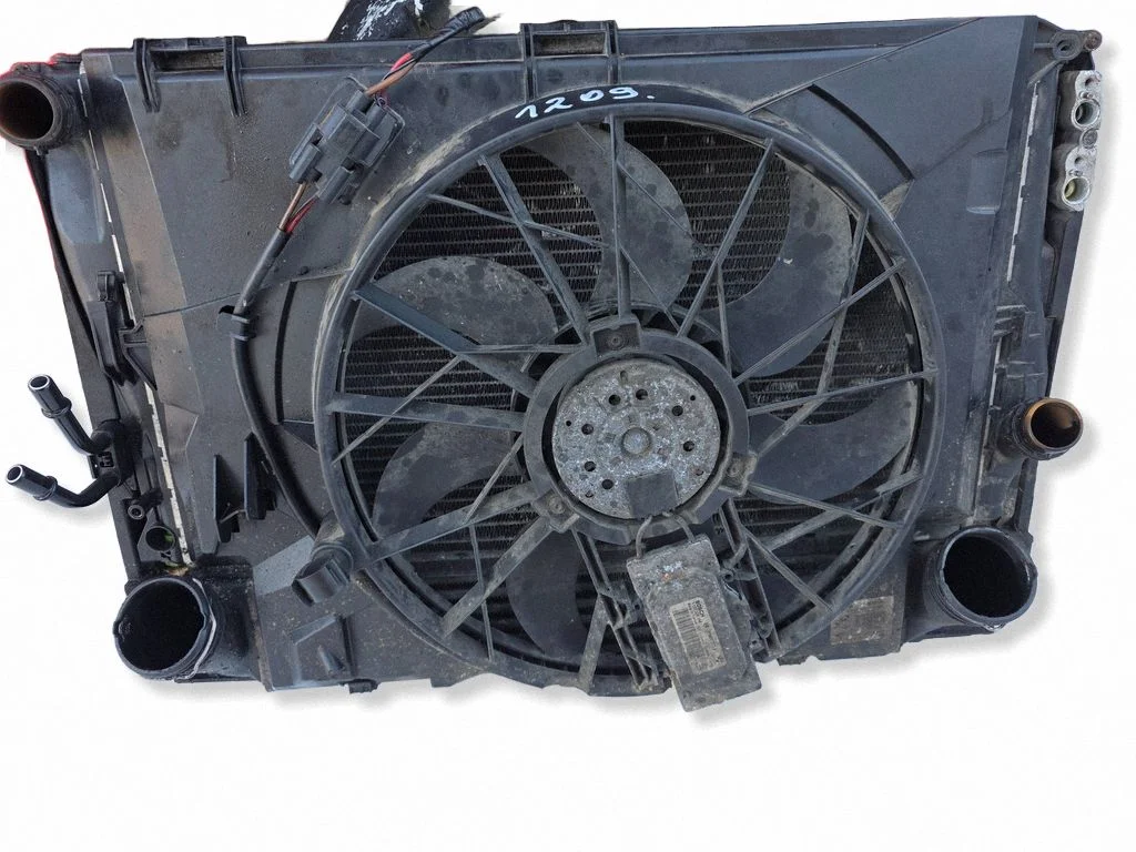 Radiatoru komplekts – BMW 1. sērija E81 E87 (2004-2011)
