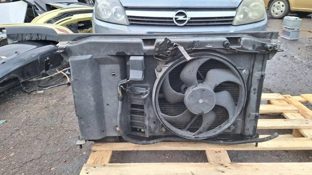 Radiaatorite komplekt – Citroen C4 I (2004-2010)