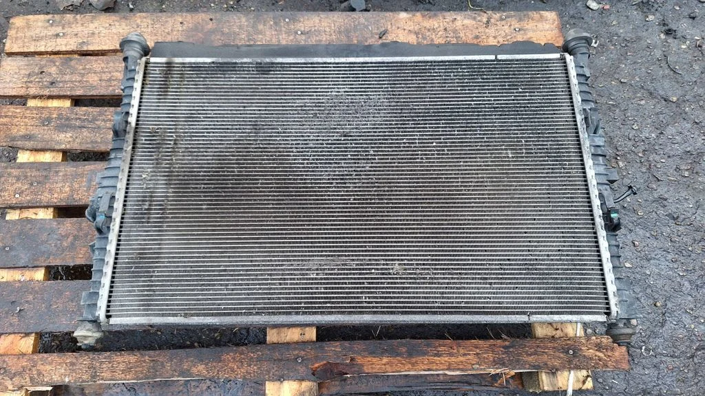 Radiator set BK218C607BA
