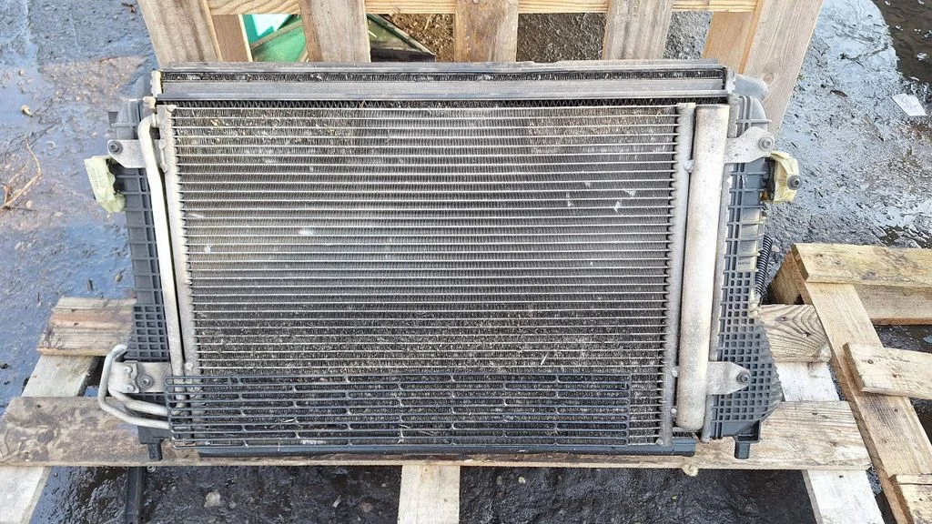Radiator set 1KM121205