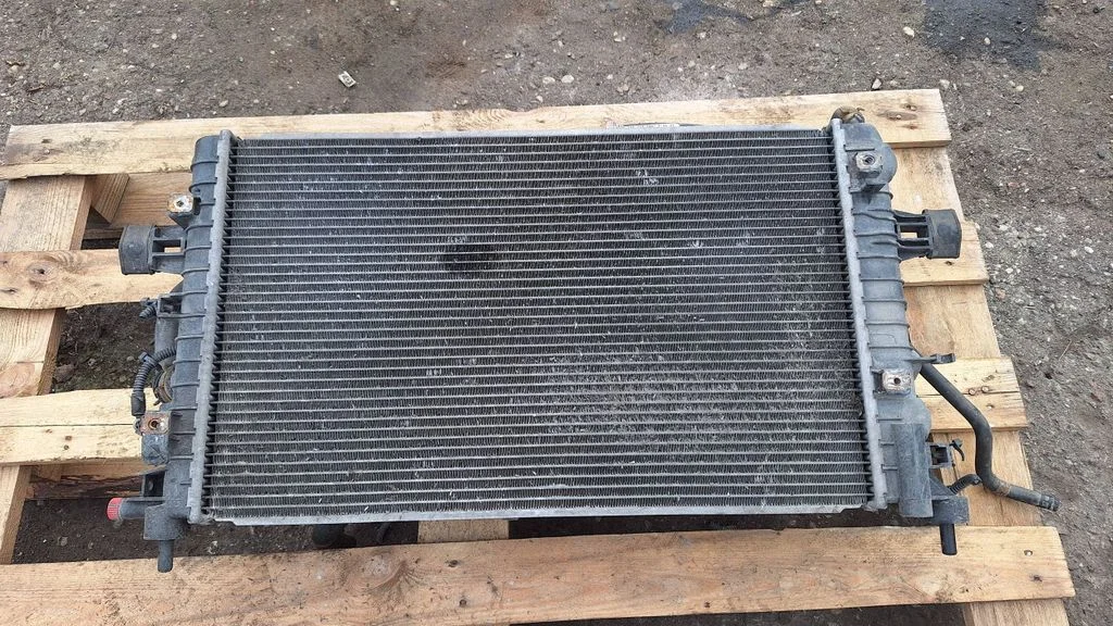 Radiator set 13205941