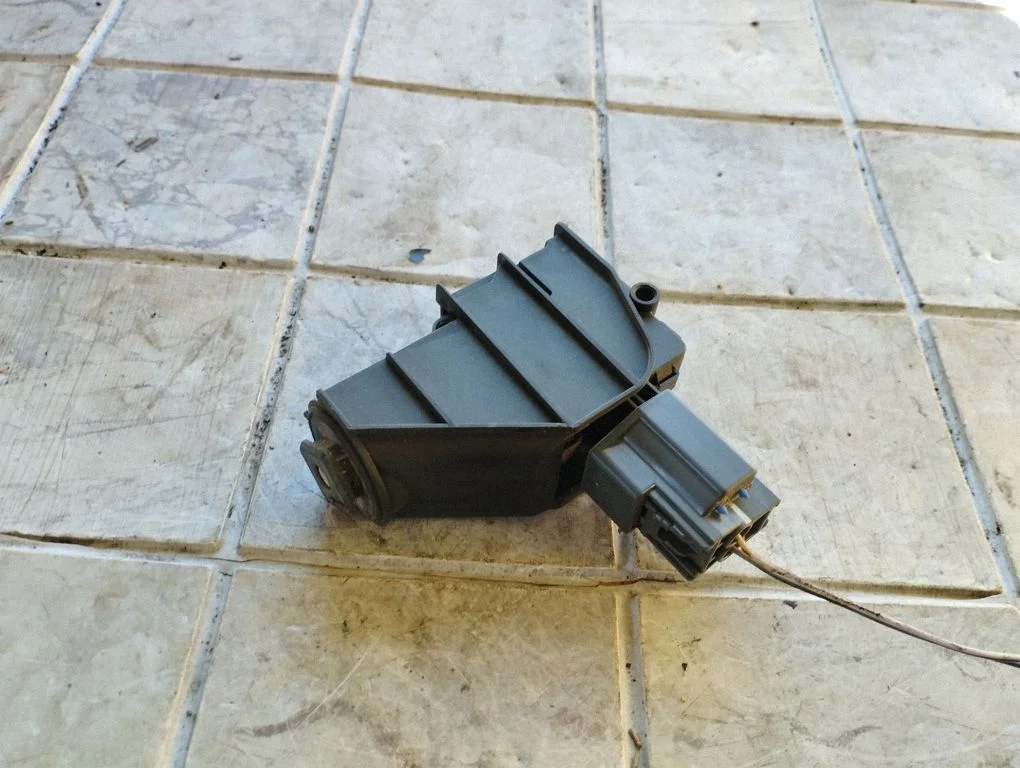 Fuel tank cap lock motor 6M21220A20AC