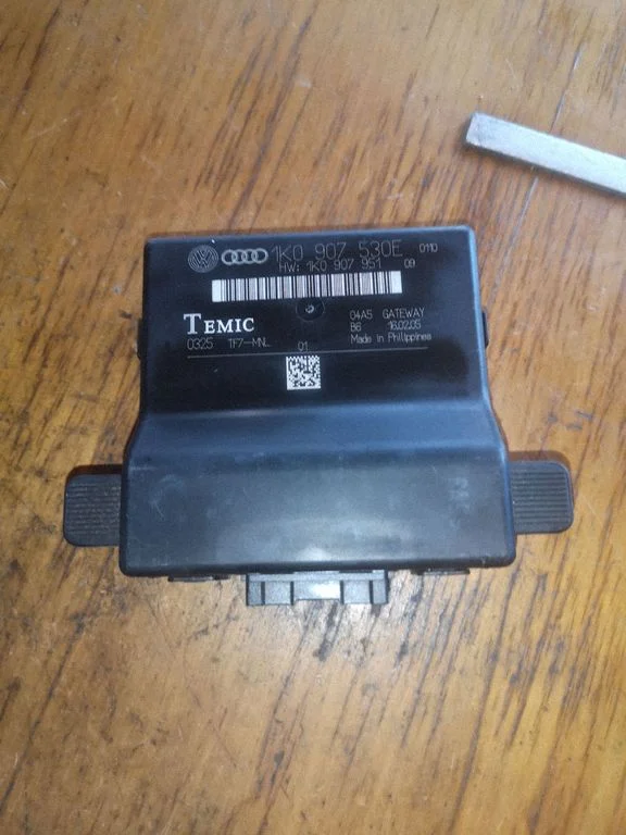 Gateway control module 1K0907530E