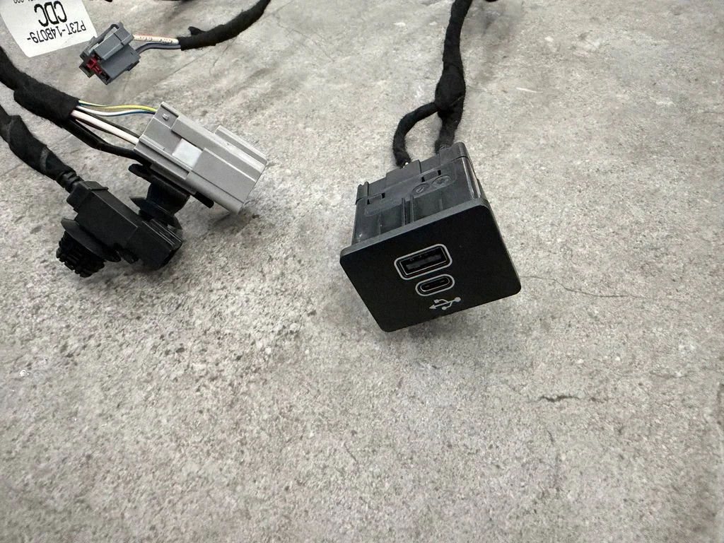 USB-pesa NX7T14F014AD