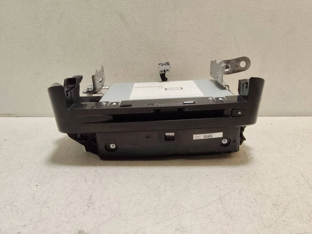 Radio/CD/DVD/GPS head unit 8614033F60