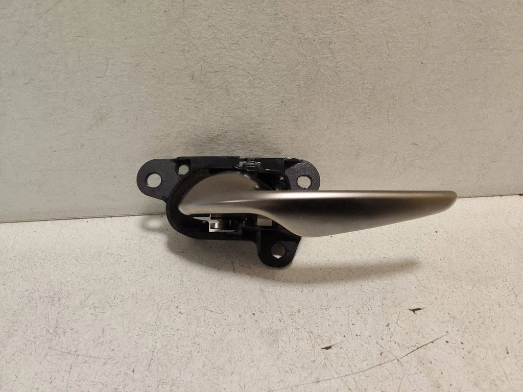 Front door interior handle 6928050030