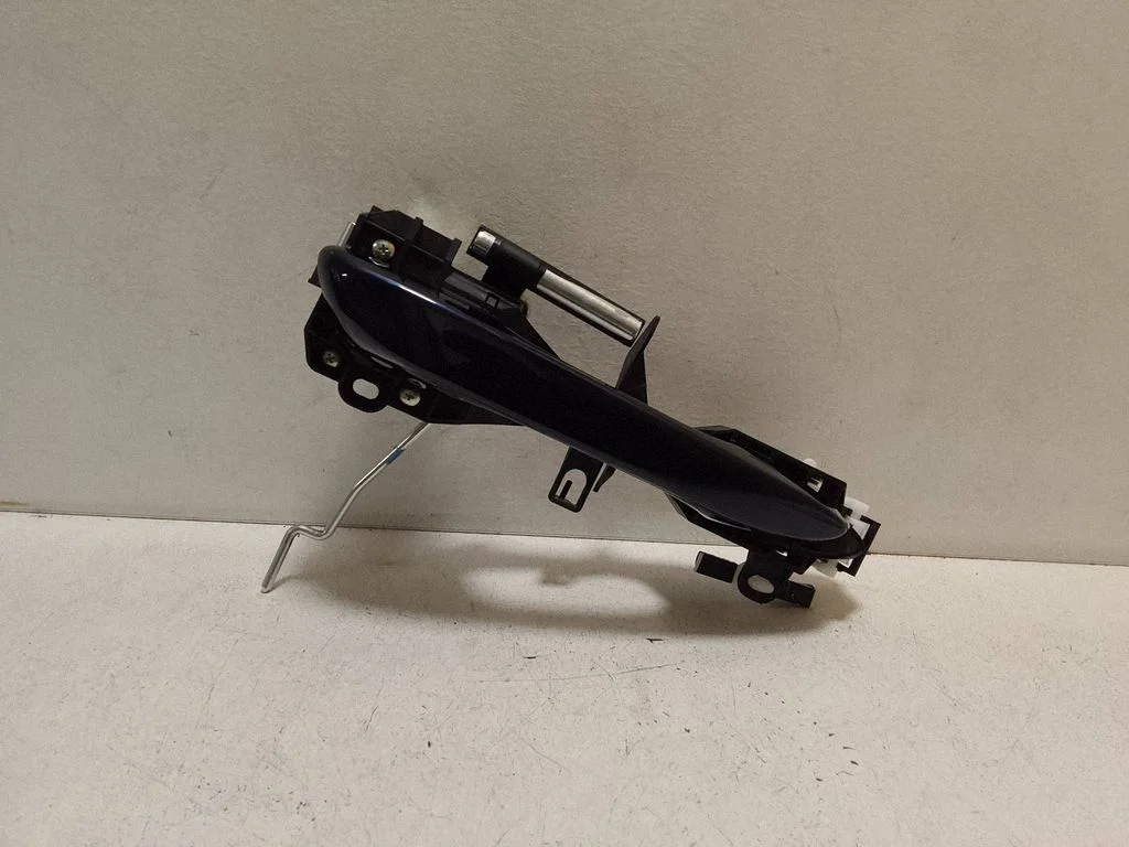 Front door exterior handle – right