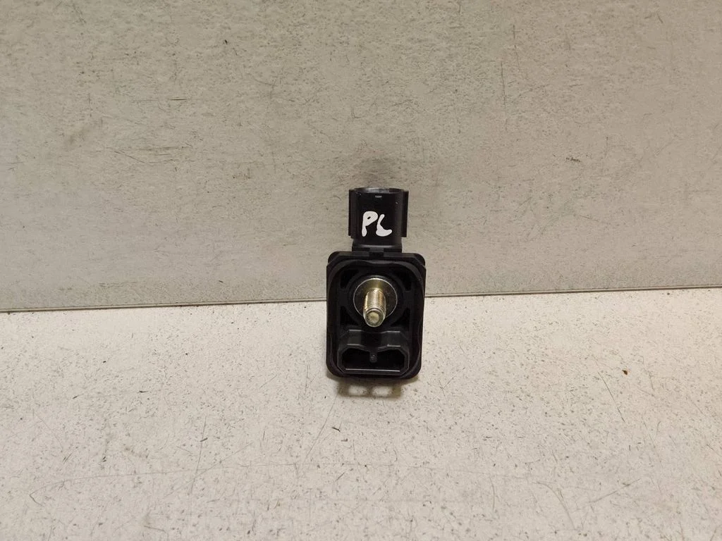 Airbag deployment crash/impact sensor 8983A33010