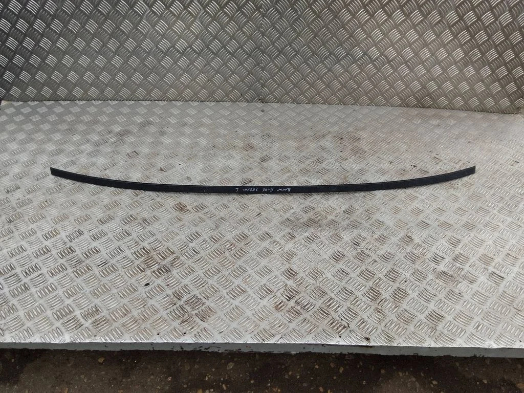 Roof trim bar molding cover – left