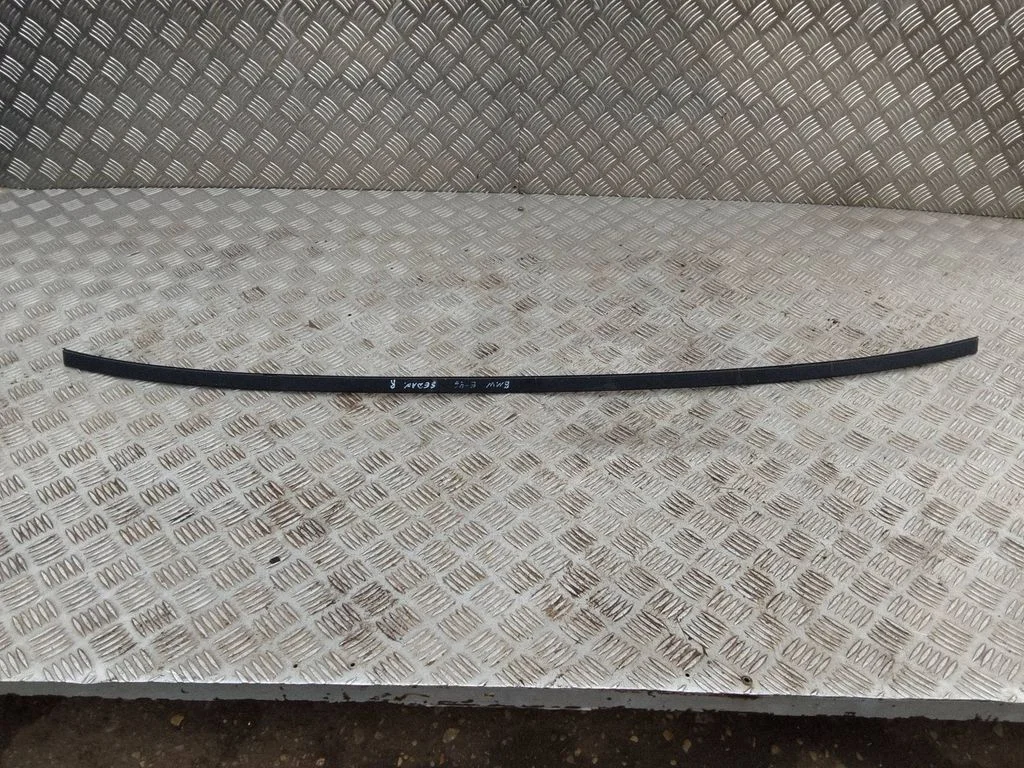 Roof trim bar molding cover – right