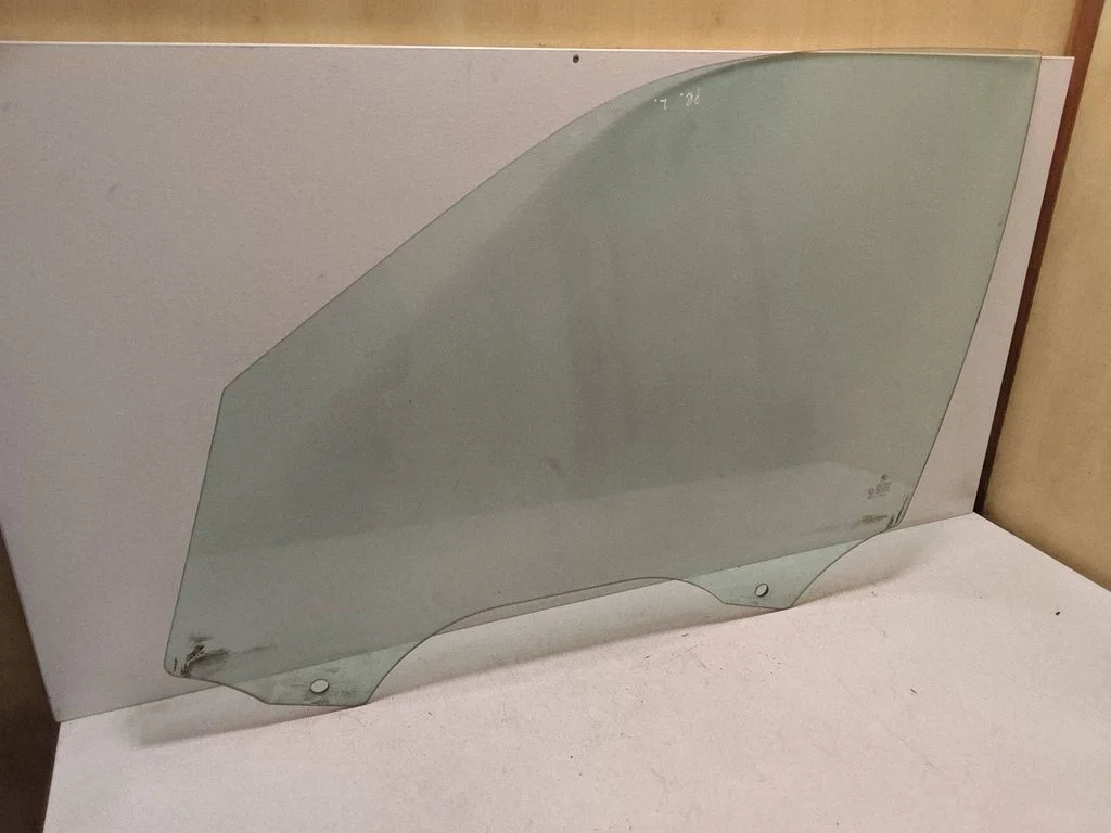 Front door window glass four-door – BMW X5 E70 (2006-2013)