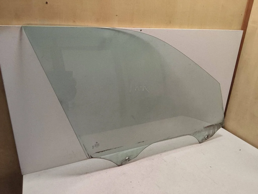 Front door window glass four-door – BMW X5 E70 (2006-2013)