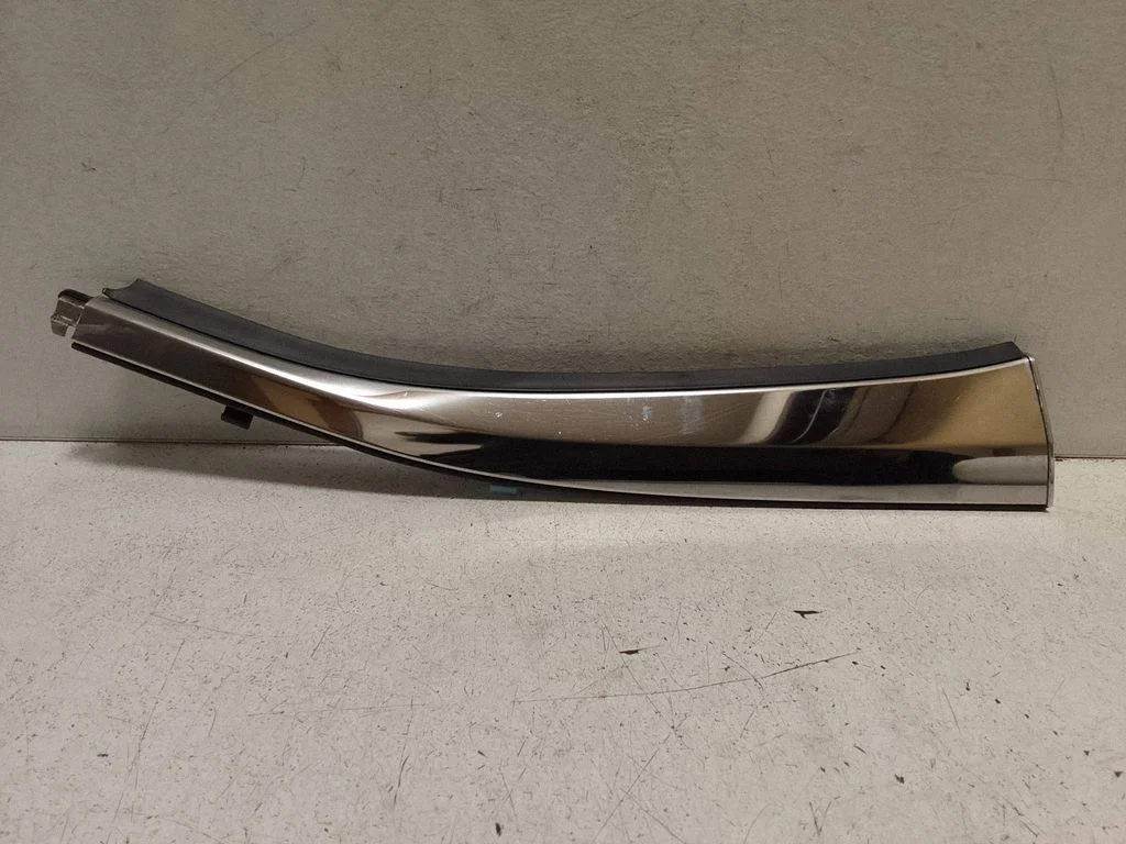 Listwa szyby drzwi tylnych 75704
