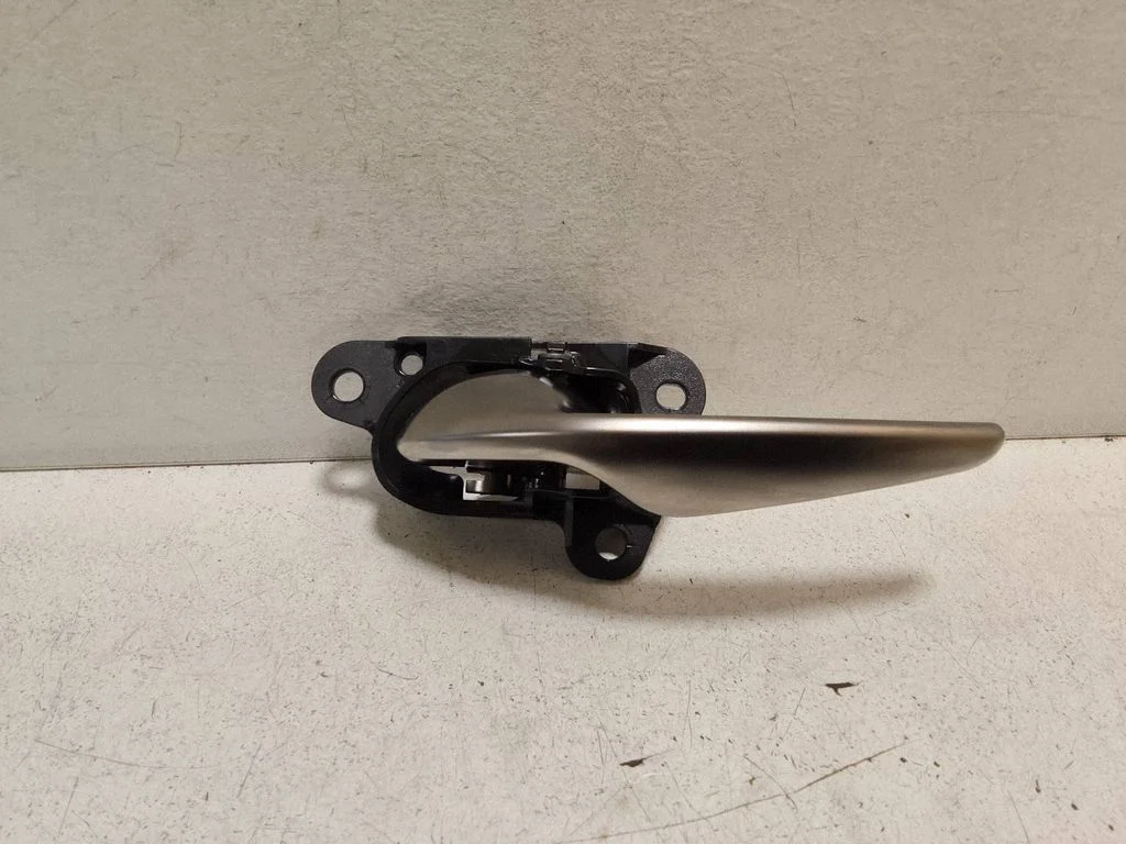 Rear door interior handle 6928050030