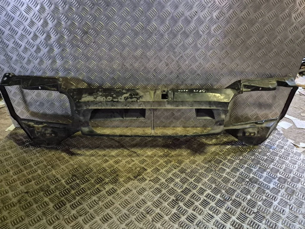 Radiatoru paneļa augšējā daļa