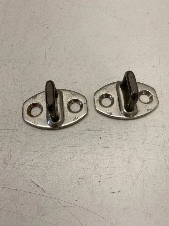 Front door lock loop/hook striker – Volkswagen Multivan T5 (2003-2015)