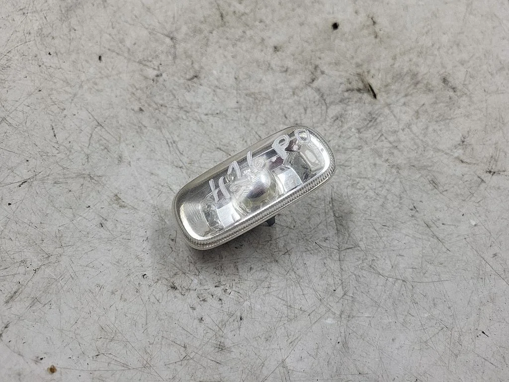 Front fender indicator light – Audi A4 S4 B7 8E 8H (2005-2008)