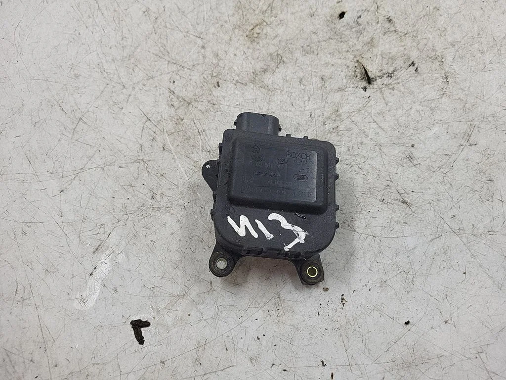 Air flap motor/actuator – Volkswagen Passat B5.5 (2001-2005)